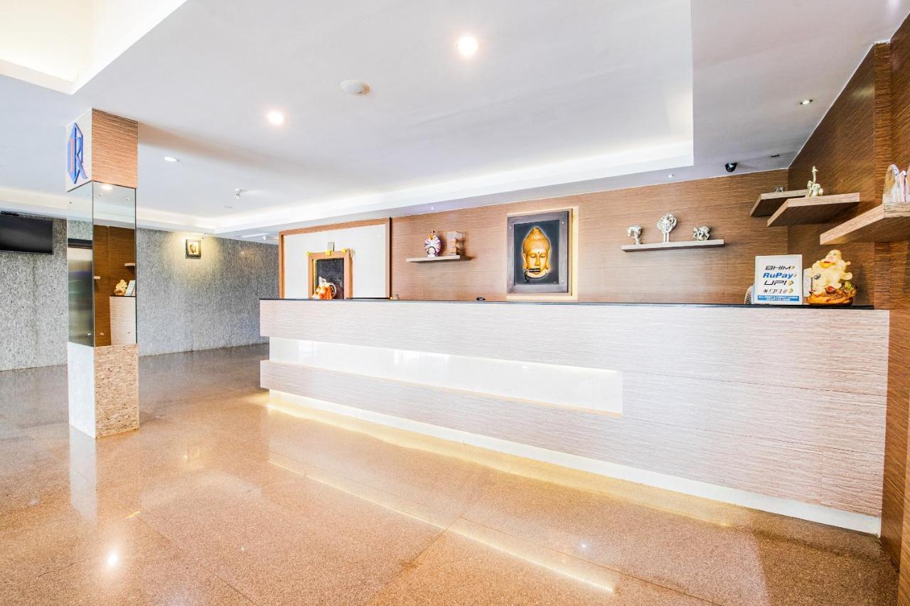 Capital O 22439 Ratna Forever Hotel Karkal Luaran gambar